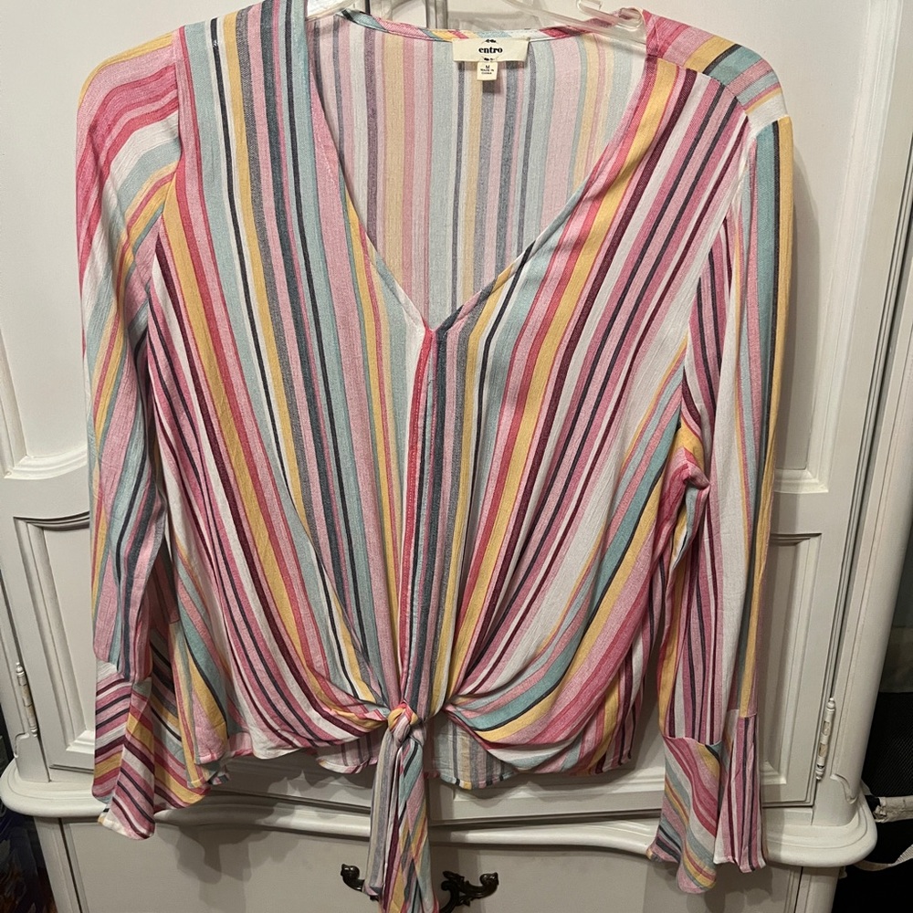 ENTRO size medium women’s striped v-neck bell sleeve pulllver top M